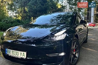Седан Tesla Model 3 2019 в Черновцах