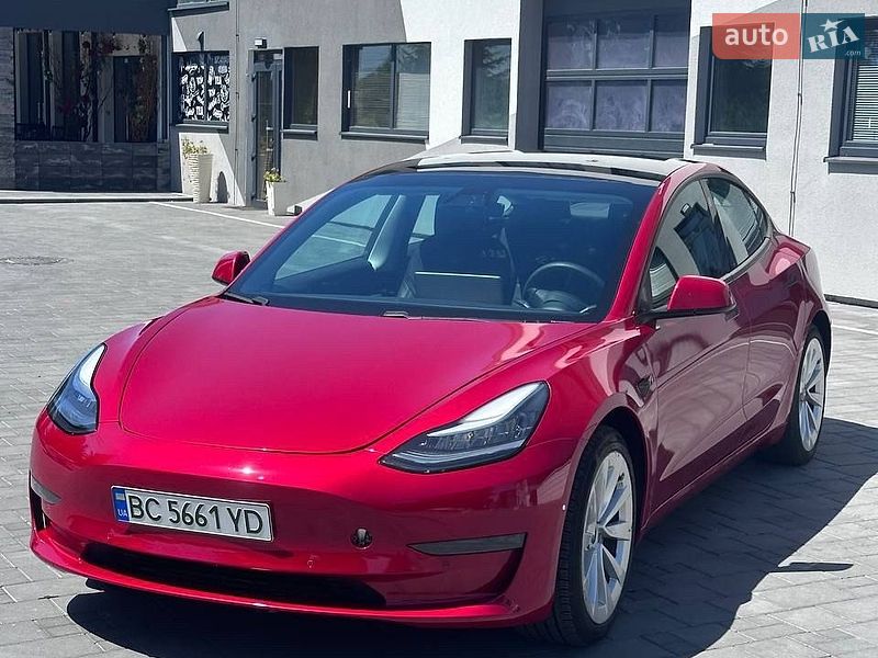 Седан Tesla Model 3 2021 в Львове