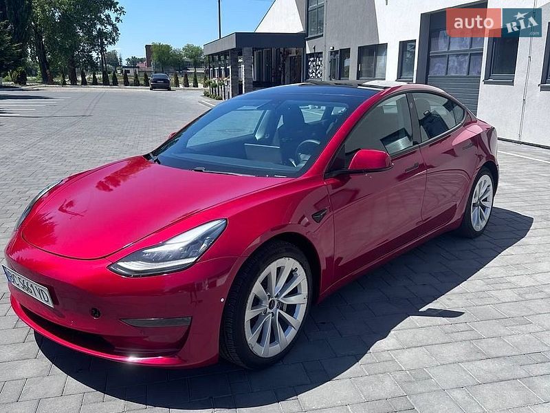 Седан Tesla Model 3 2021 в Львове