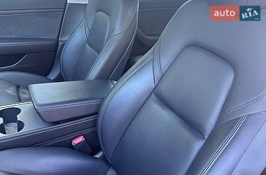 Седан Tesla Model 3 2021 в Львове
