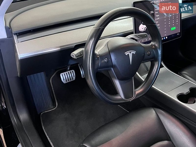 Седан Tesla Model 3 2018 в Днепре