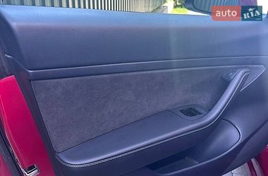 Седан Tesla Model 3 2021 в Львове