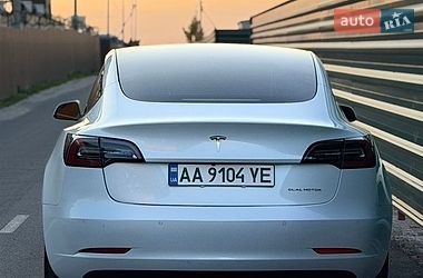 Седан Tesla Model 3 2022 в Киеве