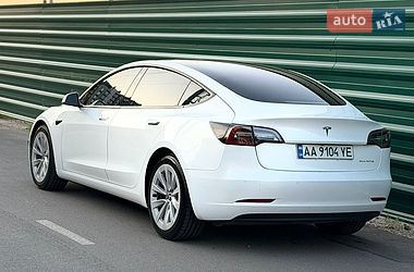 Седан Tesla Model 3 2022 в Киеве