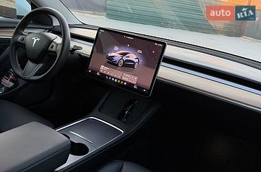 Седан Tesla Model 3 2022 в Киеве