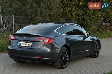Седан Tesla Model 3 2020 в Львове