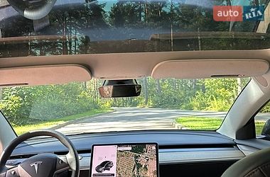 Седан Tesla Model 3 2021 в Львові