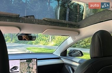 Седан Tesla Model 3 2021 в Львові