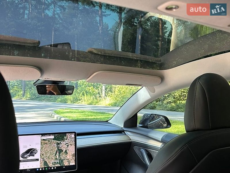 Седан Tesla Model 3 2021 в Львові