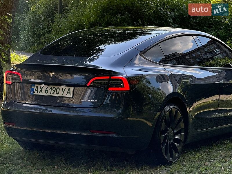 Седан Tesla Model 3 2023 в Харькове