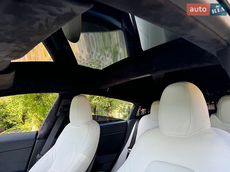 Седан Tesla Model 3 2023 в Харькове