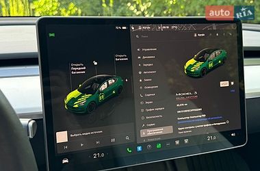 Седан Tesla Model 3 2023 в Харькове