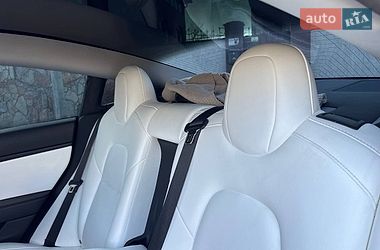 Седан Tesla Model 3 2020 в Виннице