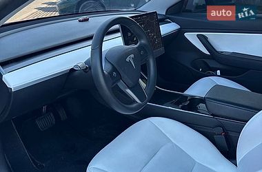 Седан Tesla Model 3 2020 в Виннице