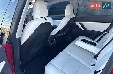 Седан Tesla Model 3 2020 в Виннице