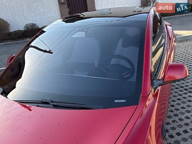 Седан Tesla Model 3 2020 в Виннице