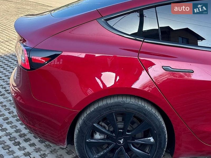 Седан Tesla Model 3 2020 в Виннице