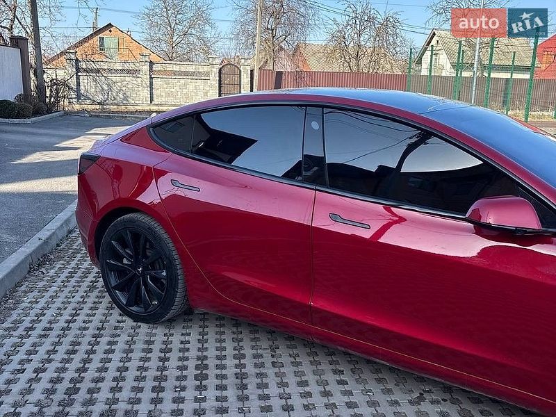 Седан Tesla Model 3 2020 в Виннице