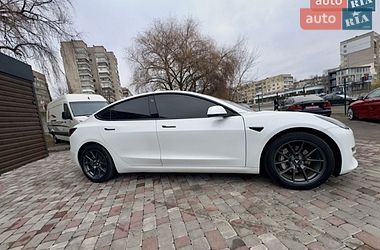 Седан Tesla Model 3 2021 в Вінниці