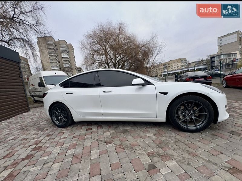 Седан Tesla Model 3 2021 в Вінниці