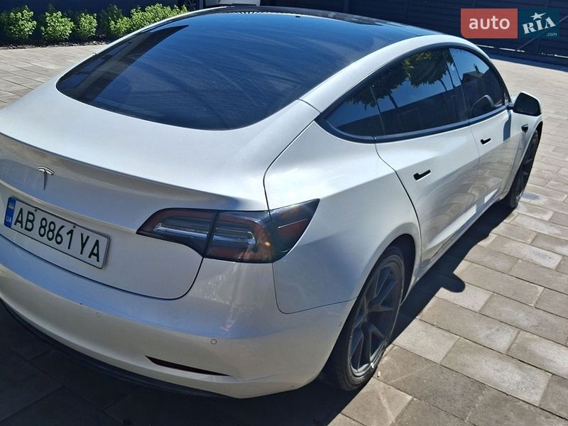 Седан Tesla Model 3 2021 в Вінниці