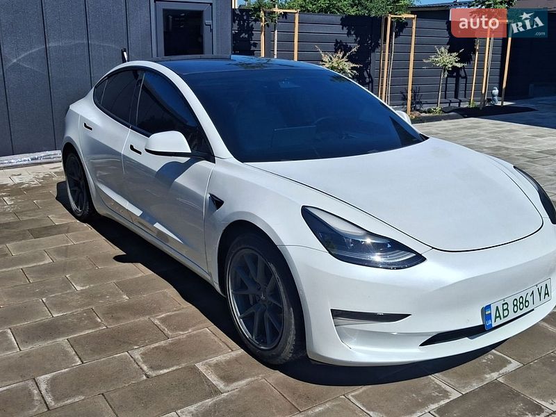 Седан Tesla Model 3 2021 в Вінниці