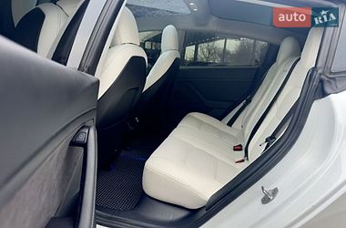 Седан Tesla Model 3 2021 в Вінниці