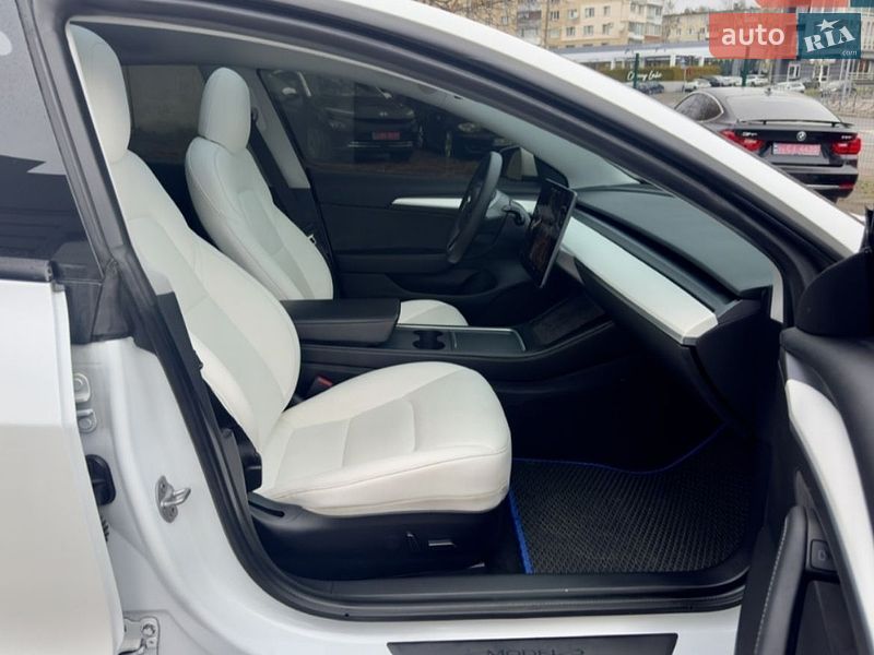 Седан Tesla Model 3 2021 в Вінниці
