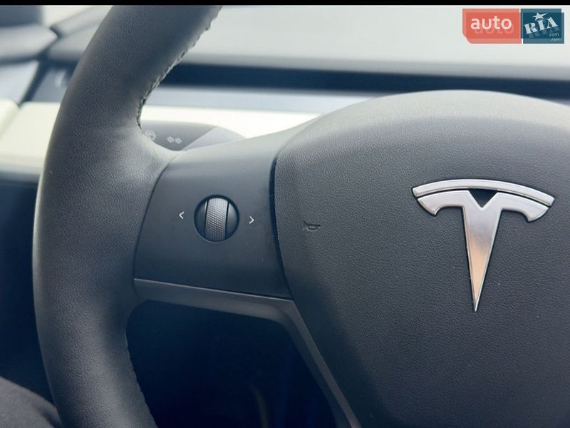 Седан Tesla Model 3 2021 в Вінниці