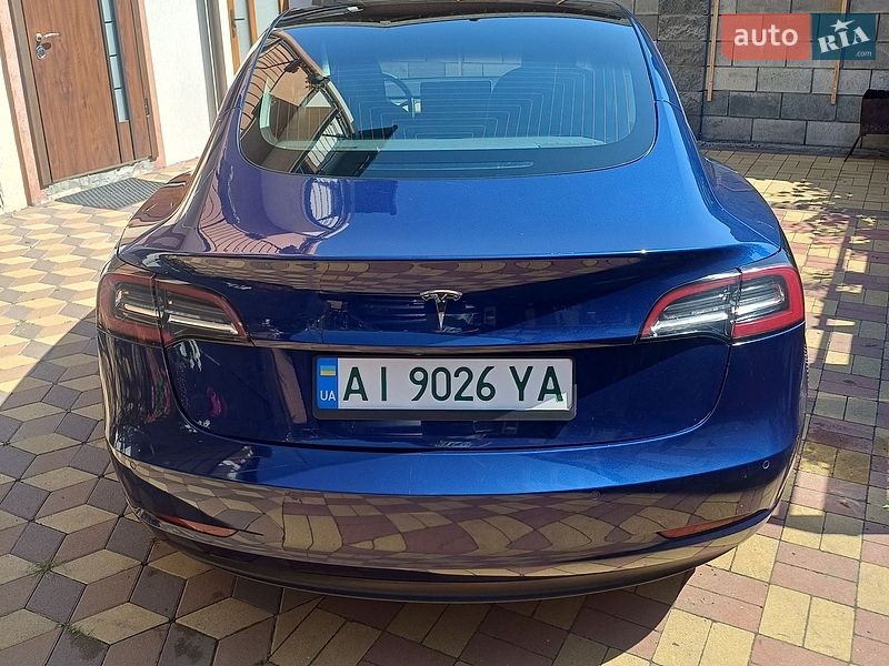 Седан Tesla Model 3 2020 в Киеве