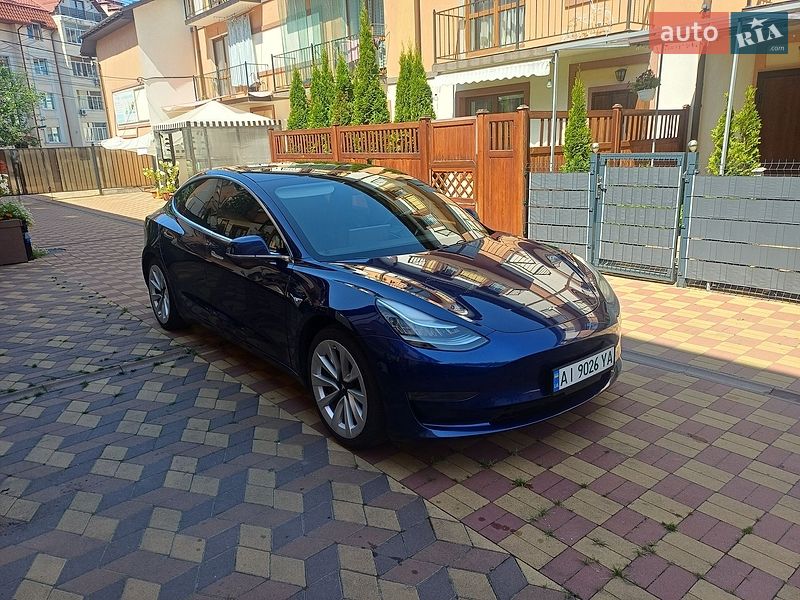 Седан Tesla Model 3 2020 в Киеве