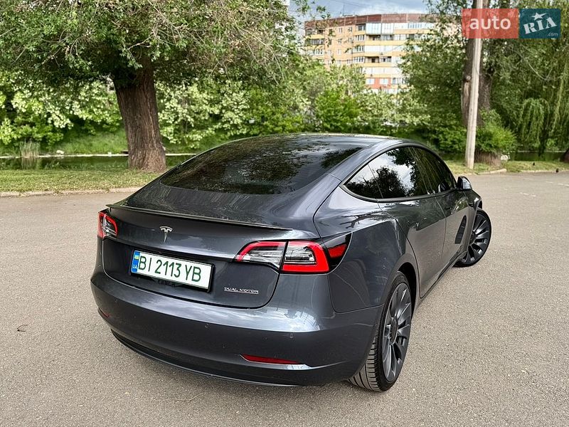 Седан Tesla Model 3 2022 в Кривому Розі
