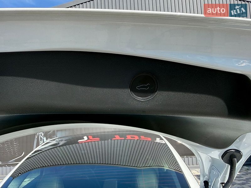 Седан Tesla Model 3 2023 в Львові фото 49 Седан Tesla Model 3 2023 в Львові