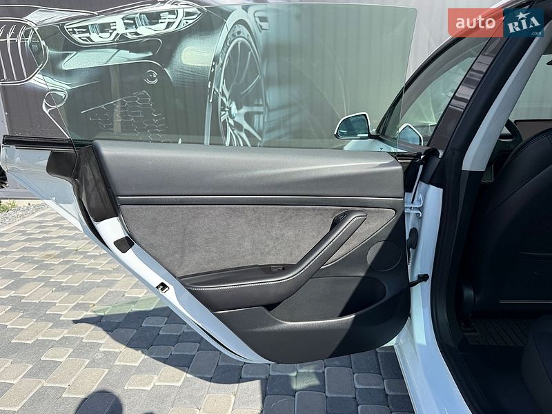 Седан Tesla Model 3 2023 в Львові фото 71 Седан Tesla Model 3 2023 в Львові