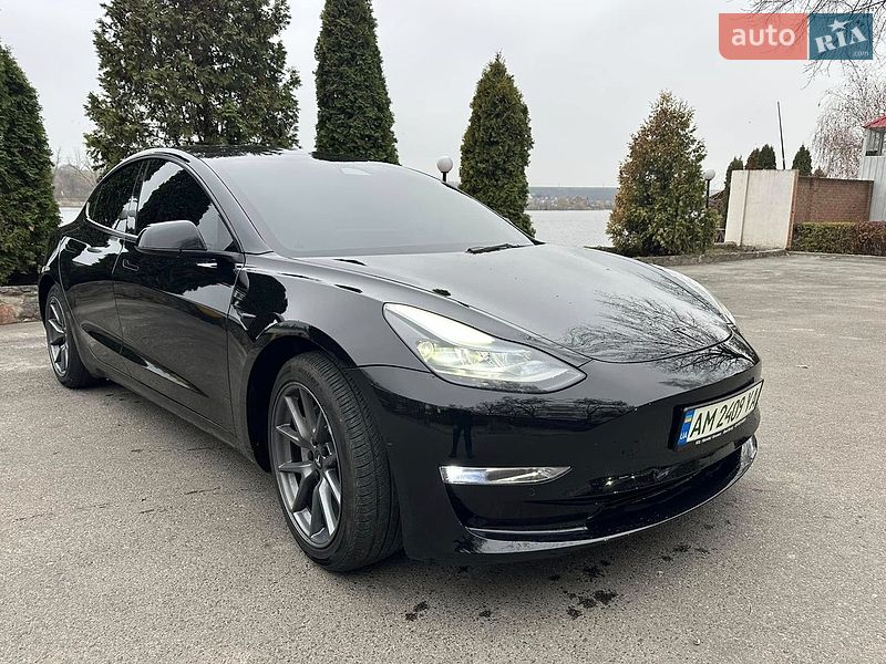 Tesla Model 3 2022