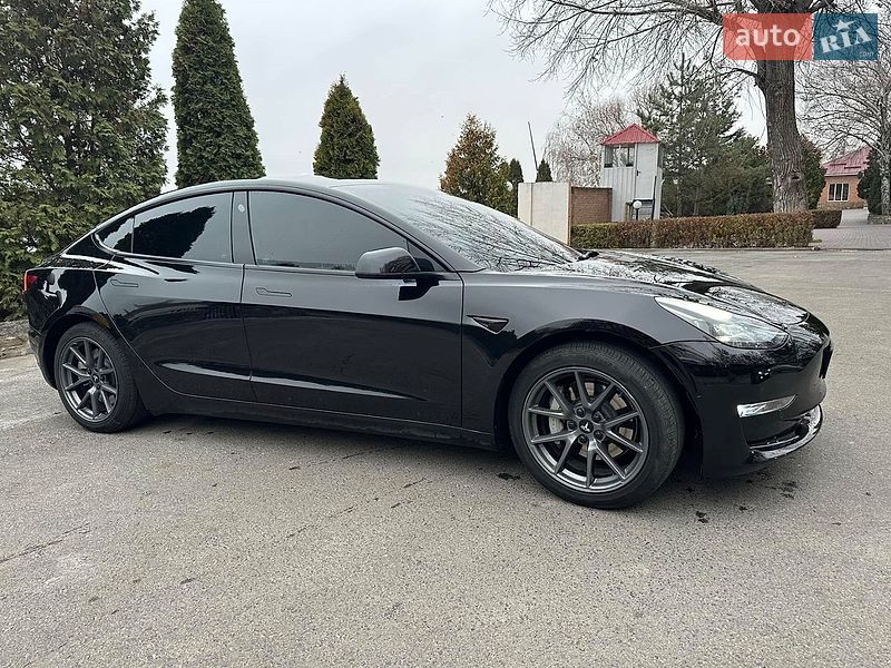 Седан Tesla Model 3 2022 в Житомирі