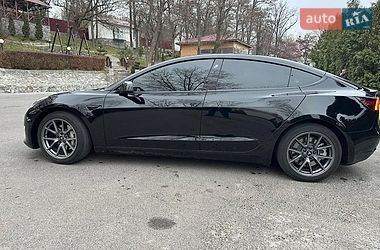 Седан Tesla Model 3 2022 в Житомирі
