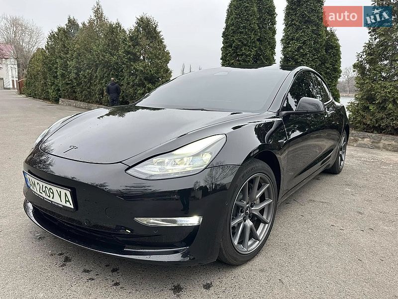 Седан Tesla Model 3 2022 в Житомирі