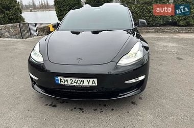 Седан Tesla Model 3 2022 в Житомирі