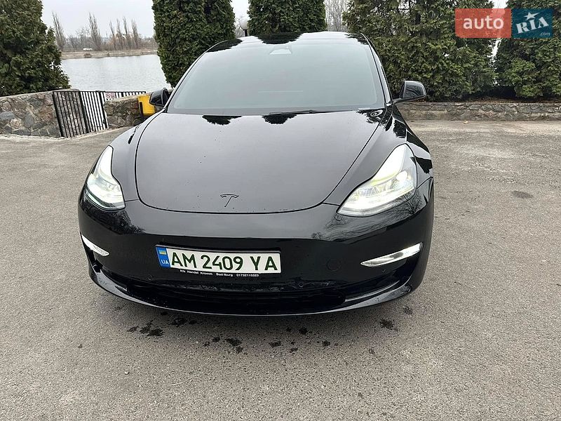 Седан Tesla Model 3 2022 в Житомирі