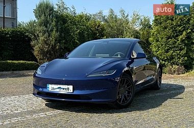 Седан Tesla Model 3 2025 в Стрые