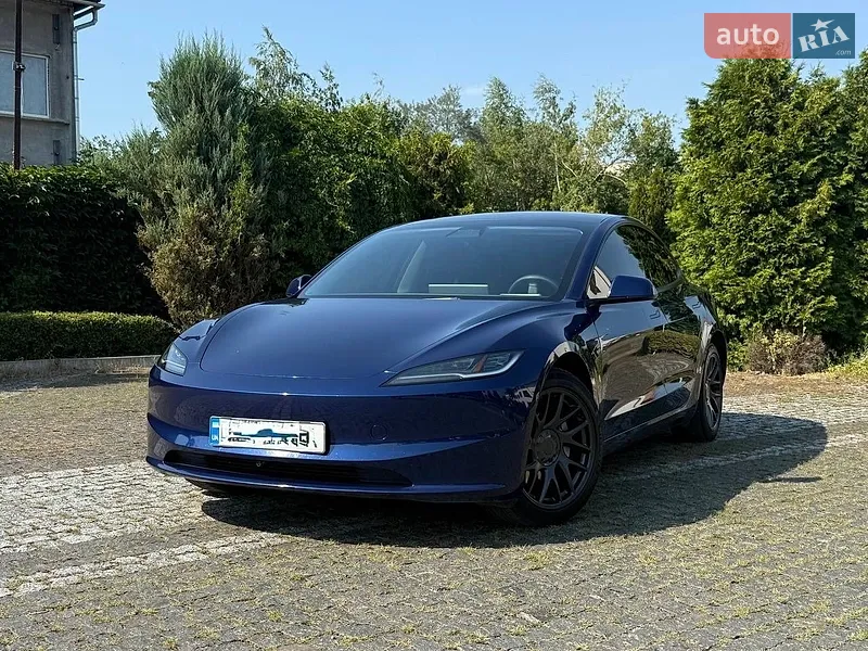 Tesla Model 3 2025