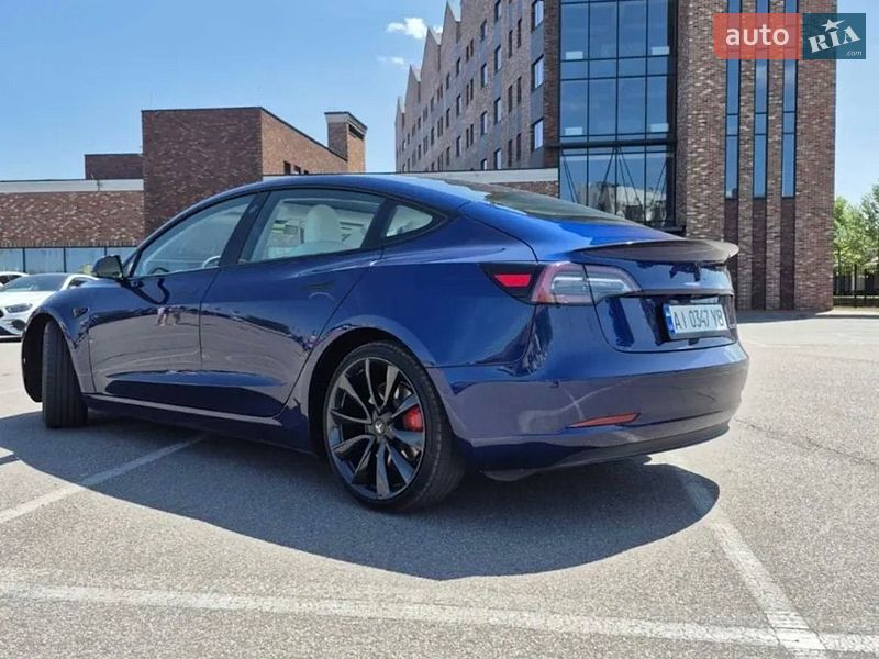 Седан Tesla Model 3 2020 в Киеве
