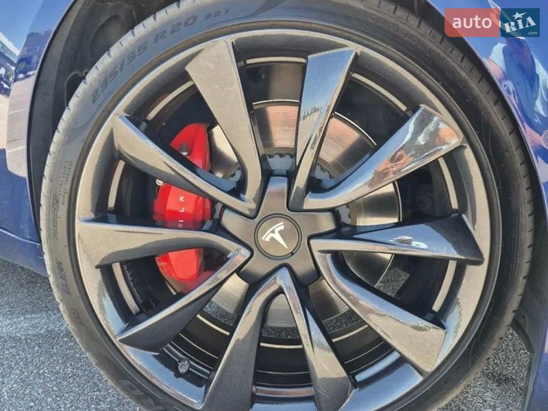 Седан Tesla Model 3 2020 в Киеве