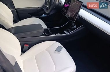 Седан Tesla Model 3 2020 в Киеве