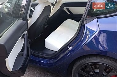 Седан Tesla Model 3 2020 в Киеве