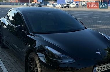 Седан Tesla Model 3 2022 в Тернополе