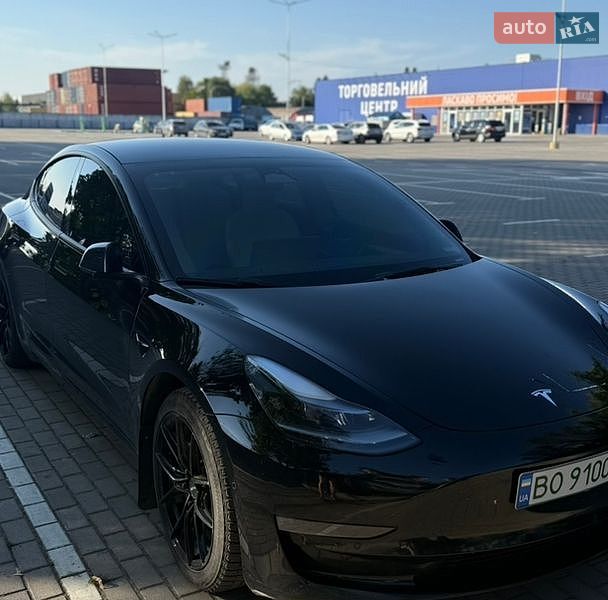 Tesla Model 3 2022