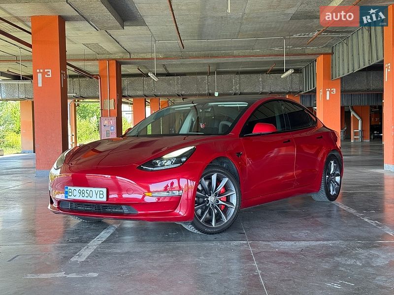 Седан Tesla Model 3 2022 в Львове