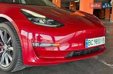 Седан Tesla Model 3 2022 в Львове